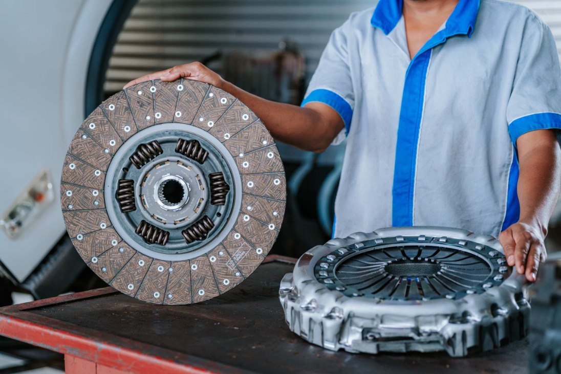 ZF Aftermarket lança novos kits, discos e platôs de embreagens SACHS para veículos pesados Euro VI