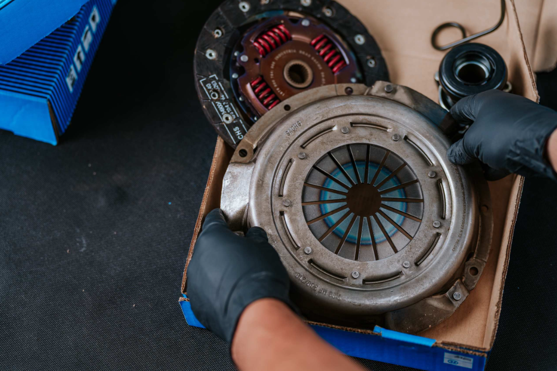 ZF Aftermarket expande linha SACHS para veículos leves com novos kits de embreagem e volantes biomassa